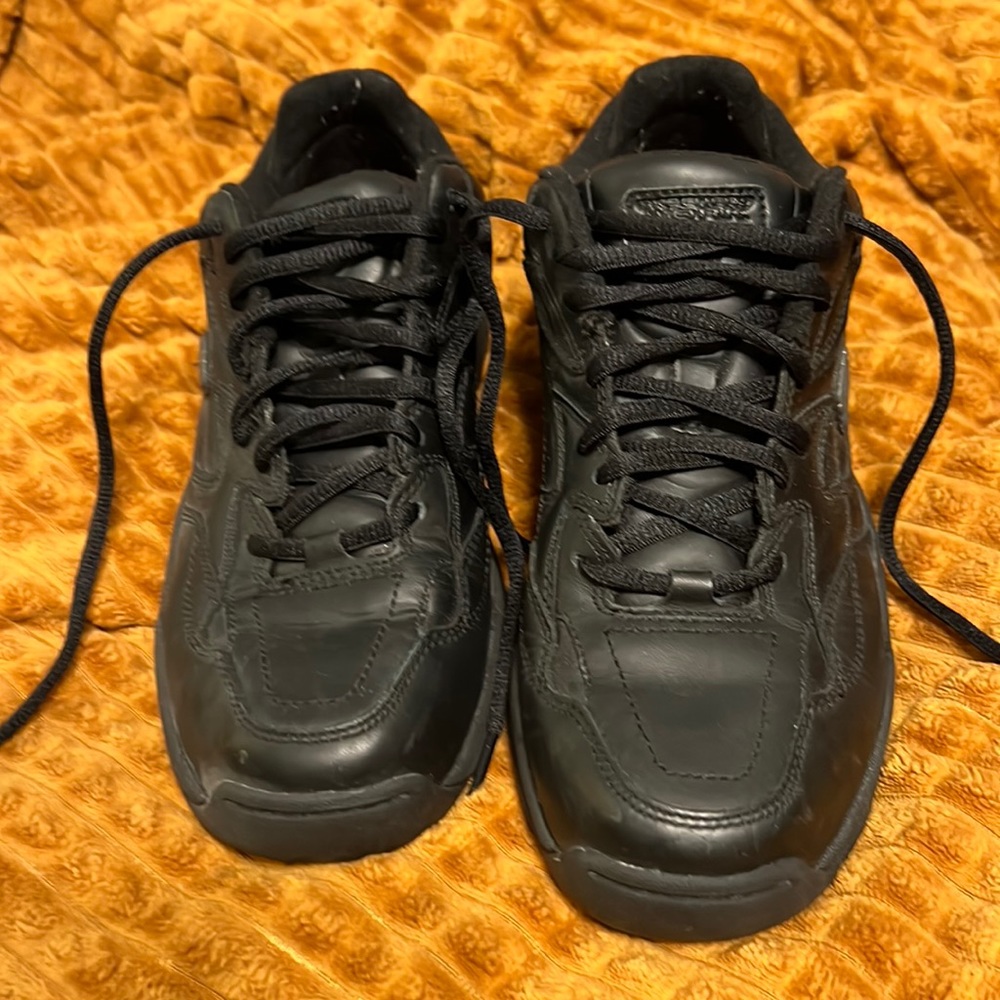 Sketchers nonslip work shoe 8.5 women’s
